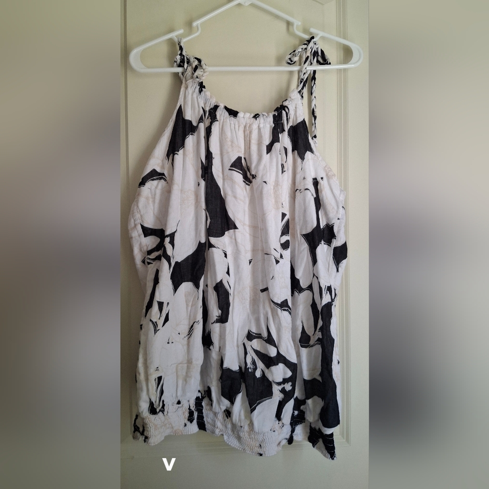 Old Navy Black and White Cotton Patterned Floral Tank Top Tropical Lightweight